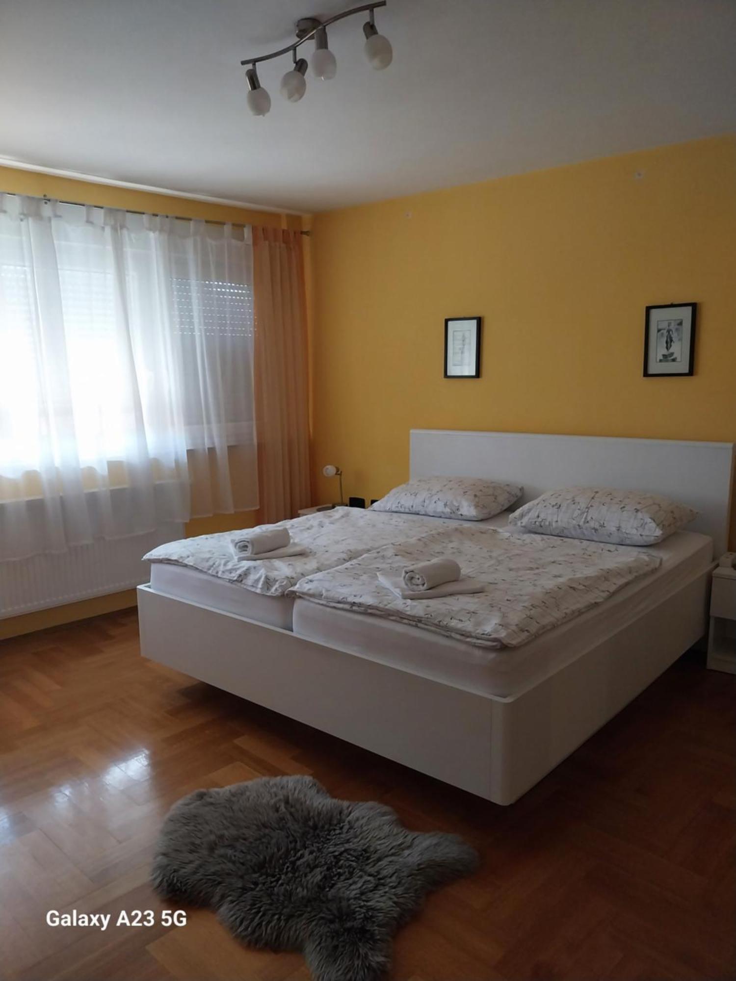 Apartman Bloom Osijek Exterior foto