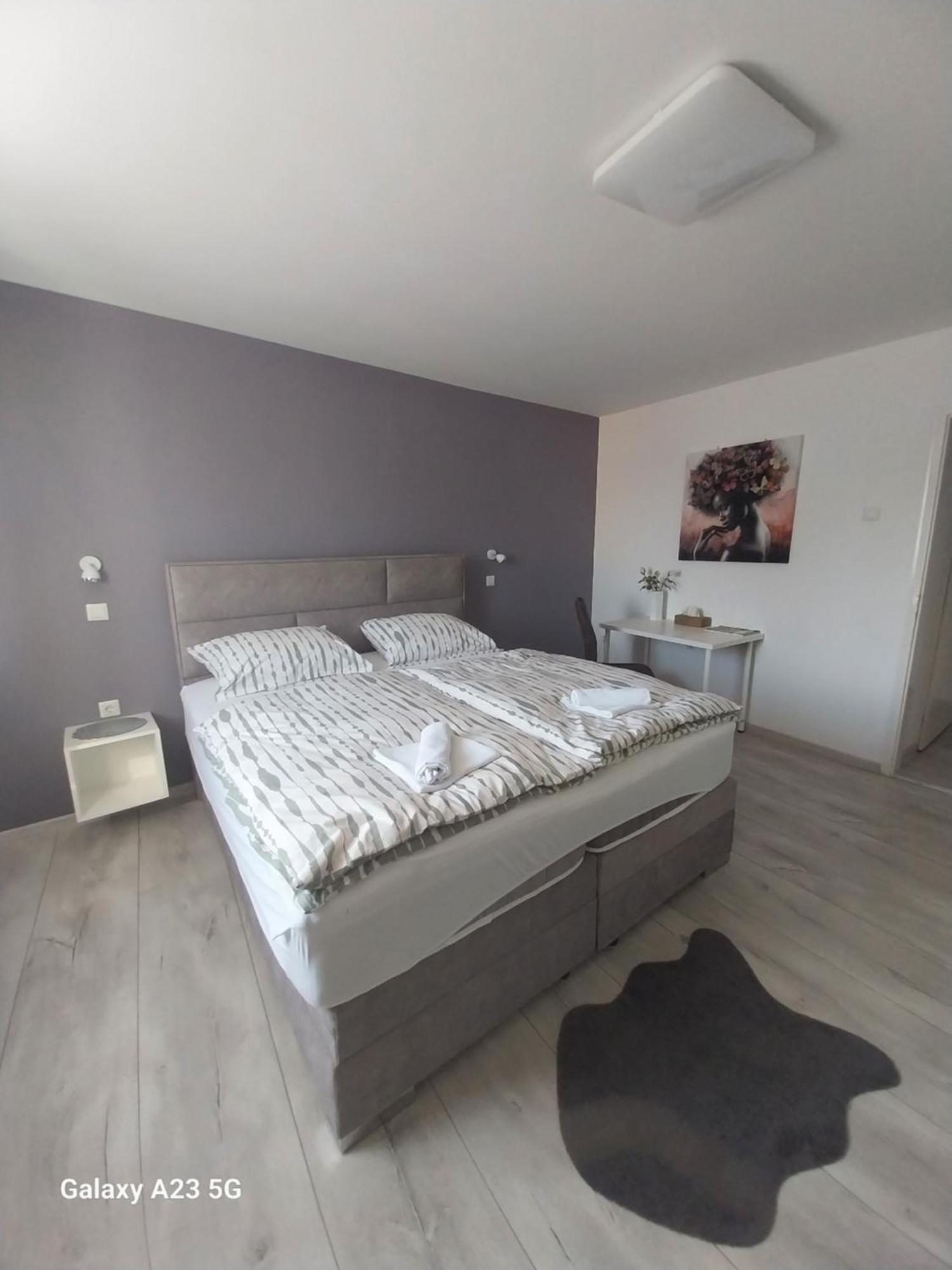 Apartman Bloom Osijek Exterior foto